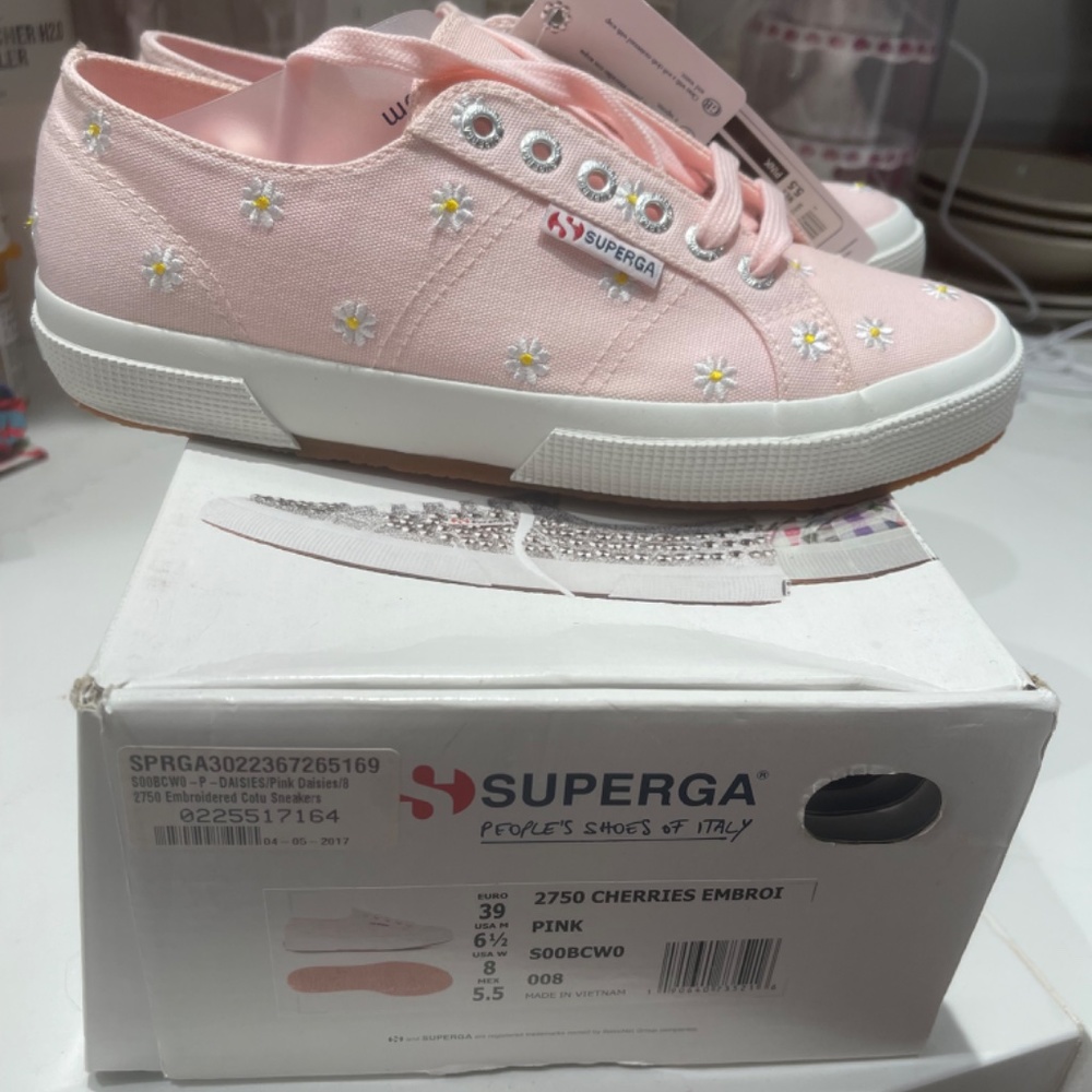Superga pink with daisies size 8